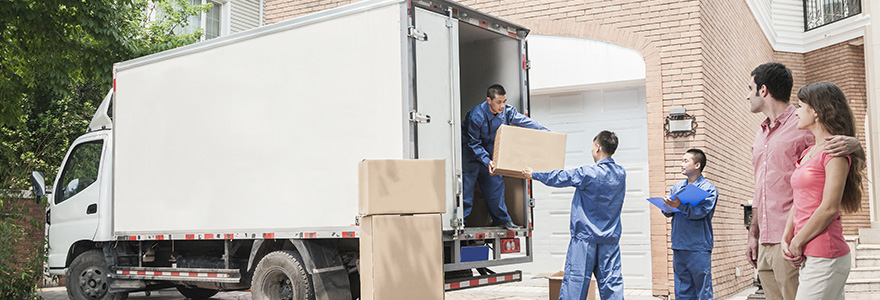 un camion de déménagement